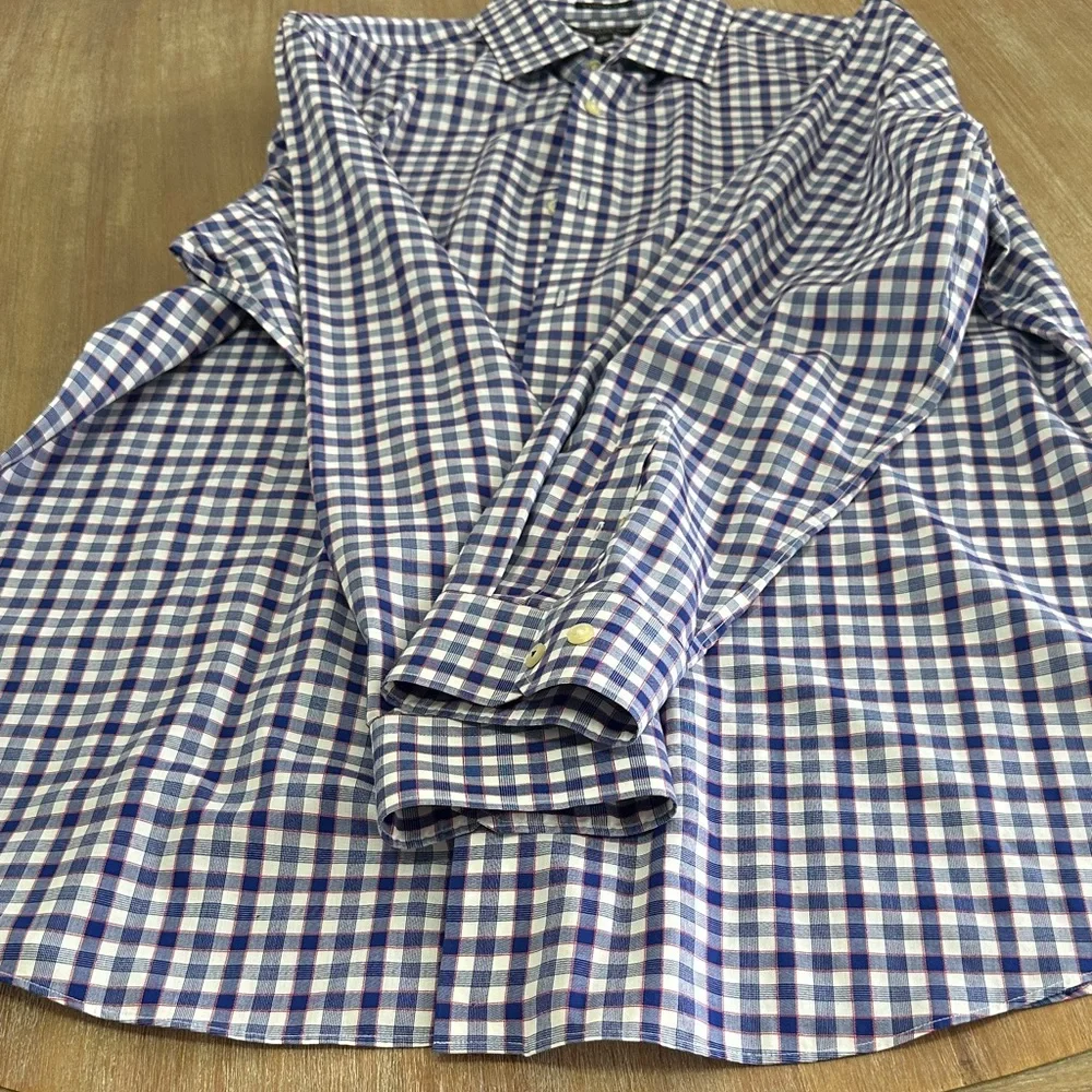 Banana Republic Blue and White Checkered‎ Men's Shirt